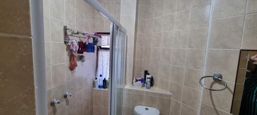 2 Bedroom Property for Sale in Uvongo KwaZulu-Natal