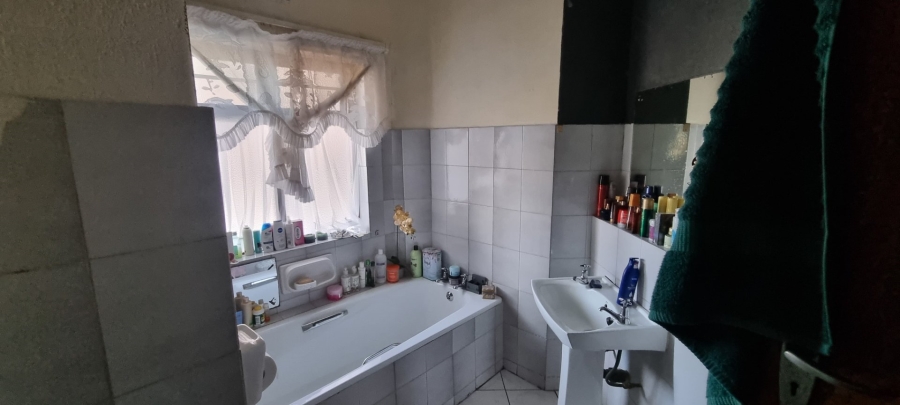 2 Bedroom Property for Sale in Uvongo KwaZulu-Natal