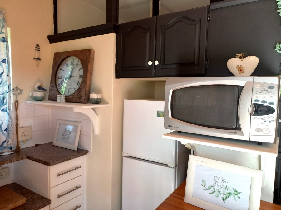 1 Bedroom Property for Sale in Anerley KwaZulu-Natal