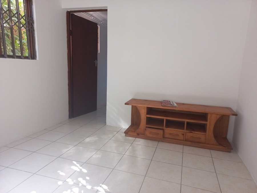 1 Bedroom Property for Sale in Umtentweni KwaZulu-Natal
