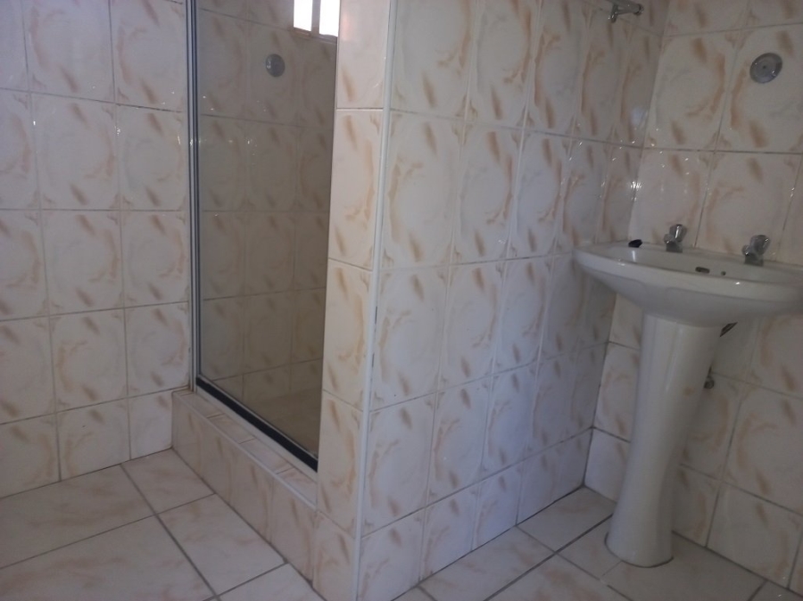 1 Bedroom Property for Sale in Umtentweni KwaZulu-Natal