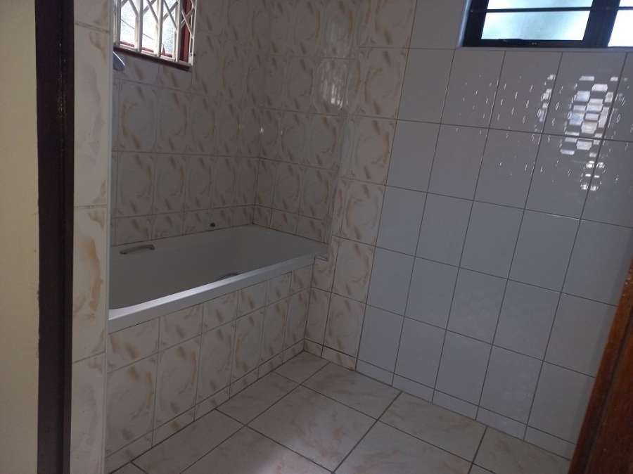 1 Bedroom Property for Sale in Umtentweni KwaZulu-Natal