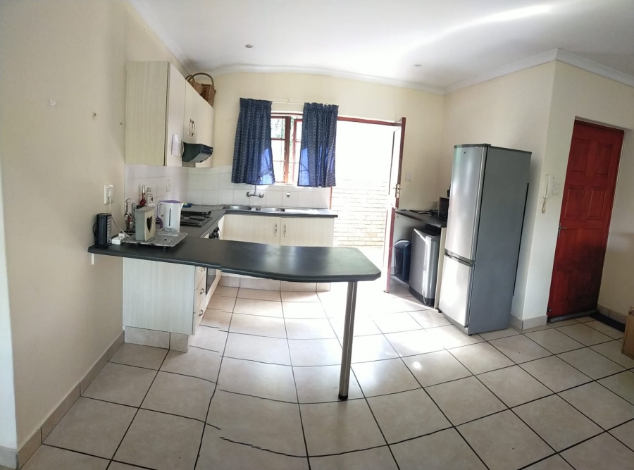 To Let 2 Bedroom Property for Rent in Margate KwaZulu-Natal