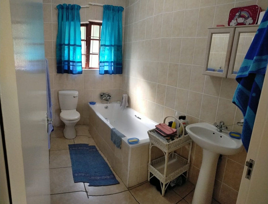 To Let 2 Bedroom Property for Rent in Margate KwaZulu-Natal