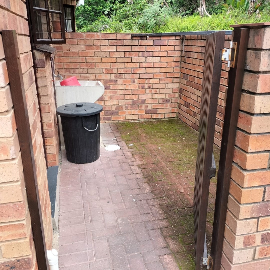 To Let 2 Bedroom Property for Rent in Margate KwaZulu-Natal