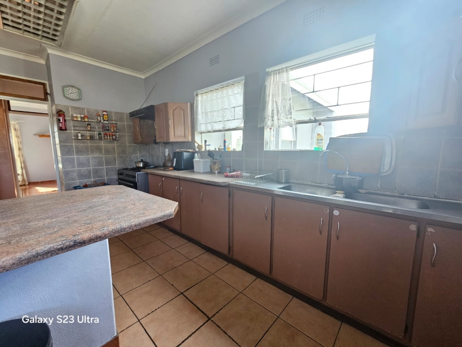 4 Bedroom Property for Sale in Pioneer Park KwaZulu-Natal