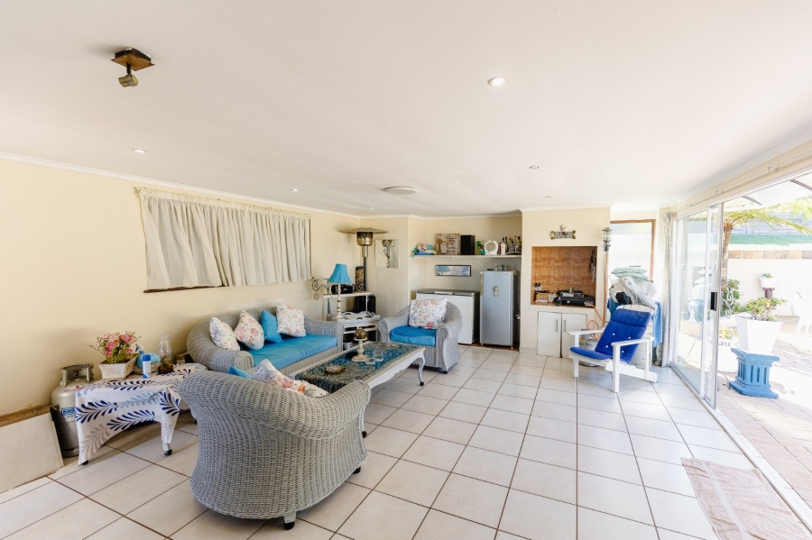 3 Bedroom Property for Sale in Uvongo KwaZulu-Natal