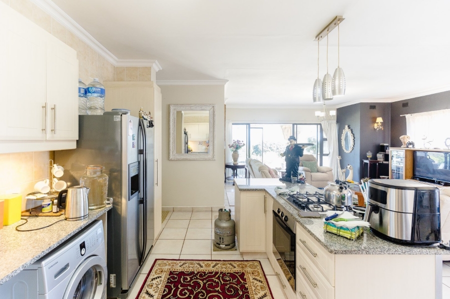 3 Bedroom Property for Sale in Uvongo KwaZulu-Natal