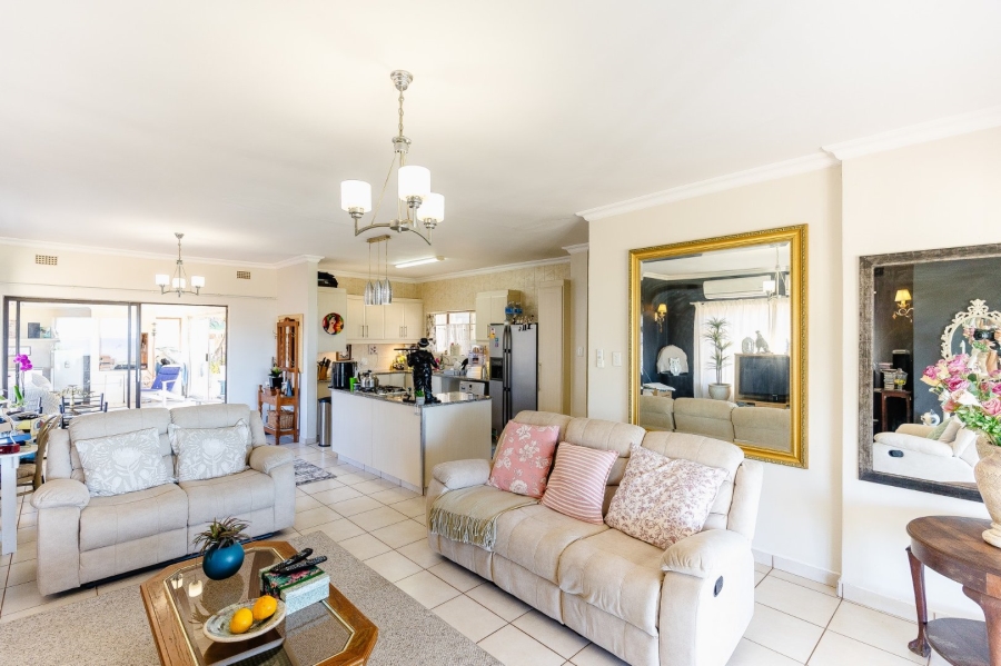 3 Bedroom Property for Sale in Uvongo KwaZulu-Natal