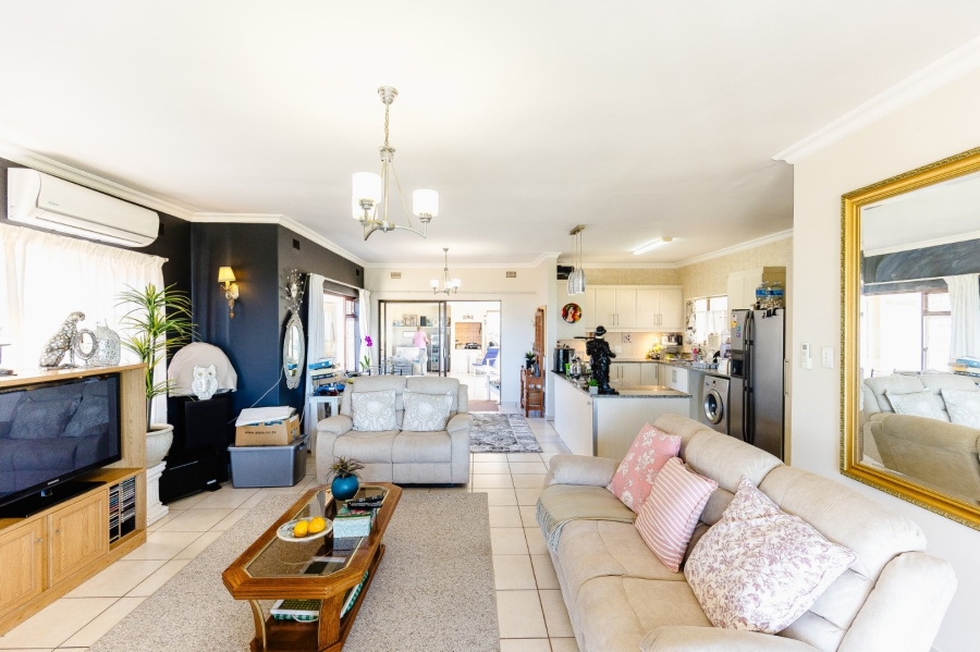 3 Bedroom Property for Sale in Uvongo KwaZulu-Natal