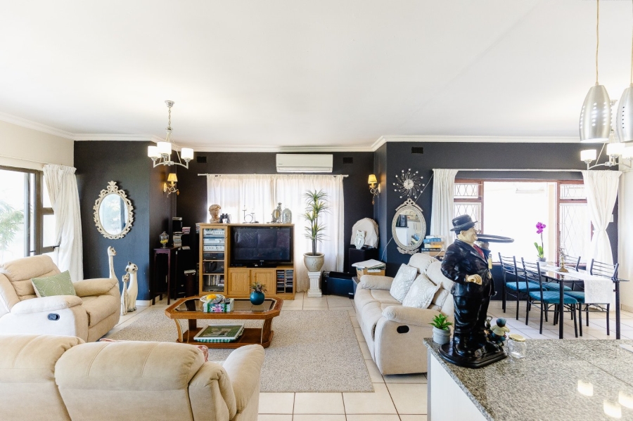 3 Bedroom Property for Sale in Uvongo KwaZulu-Natal