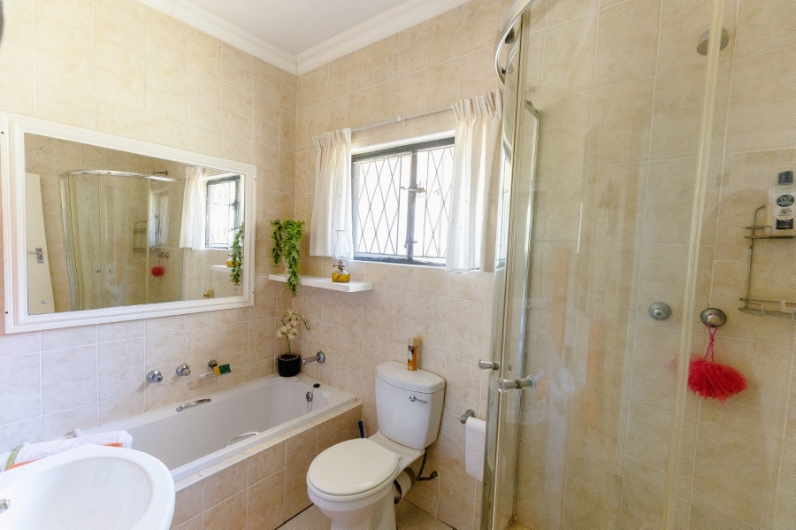 3 Bedroom Property for Sale in Uvongo KwaZulu-Natal