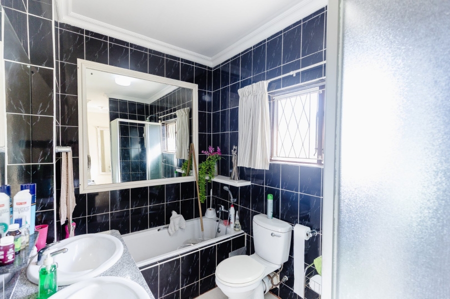 3 Bedroom Property for Sale in Uvongo KwaZulu-Natal