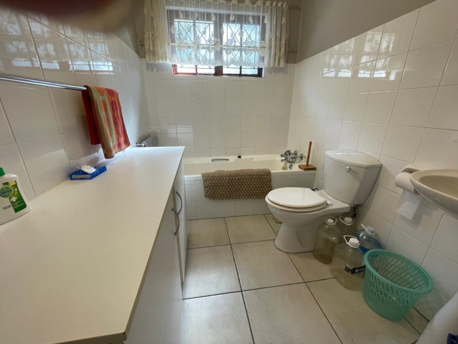 3 Bedroom Property for Sale in Port Edward KwaZulu-Natal