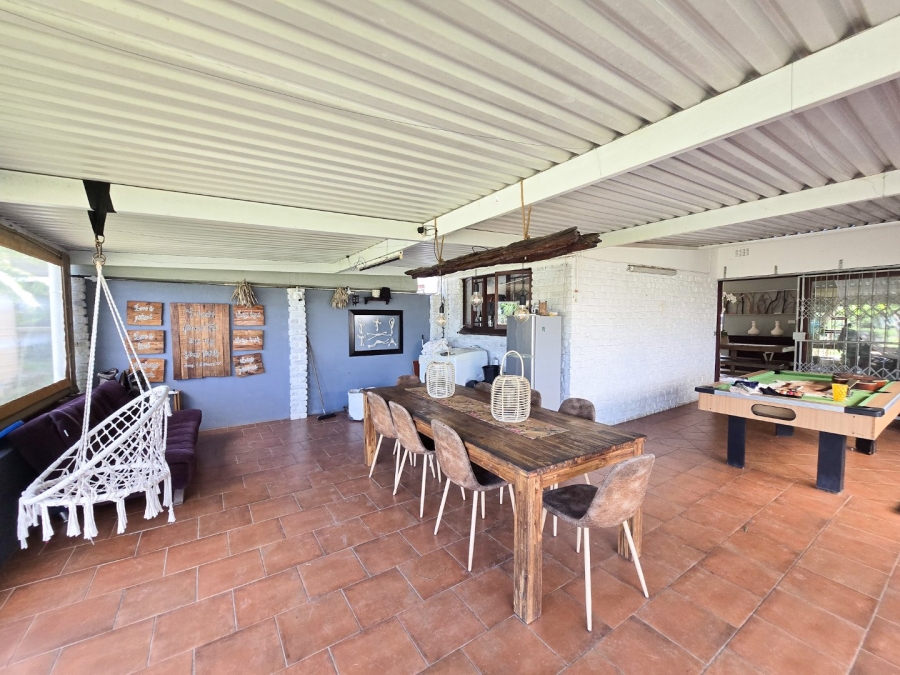 4 Bedroom Property for Sale in Umtentweni KwaZulu-Natal
