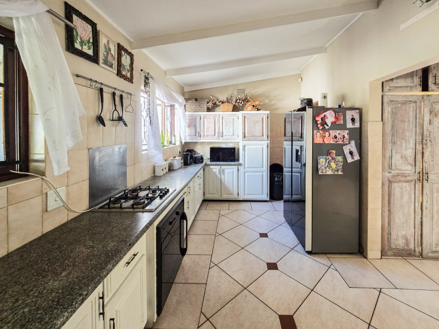 4 Bedroom Property for Sale in Umtentweni KwaZulu-Natal