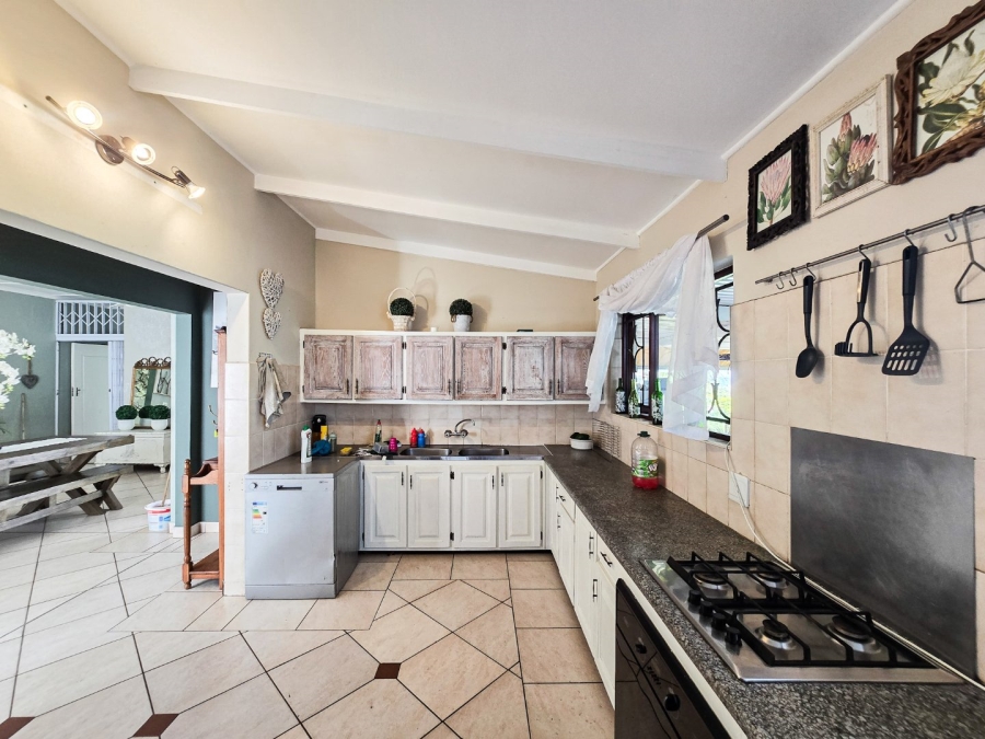 4 Bedroom Property for Sale in Umtentweni KwaZulu-Natal