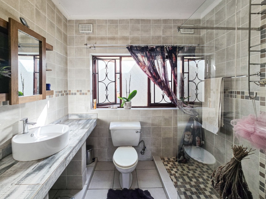 4 Bedroom Property for Sale in Umtentweni KwaZulu-Natal