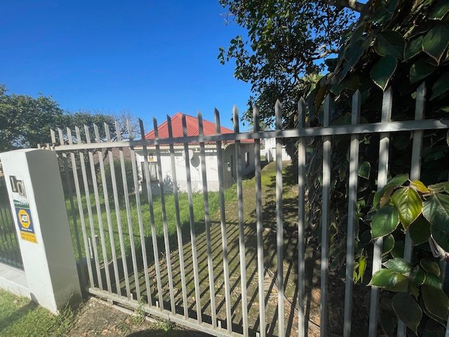 3 Bedroom Property for Sale in Uvongo KwaZulu-Natal