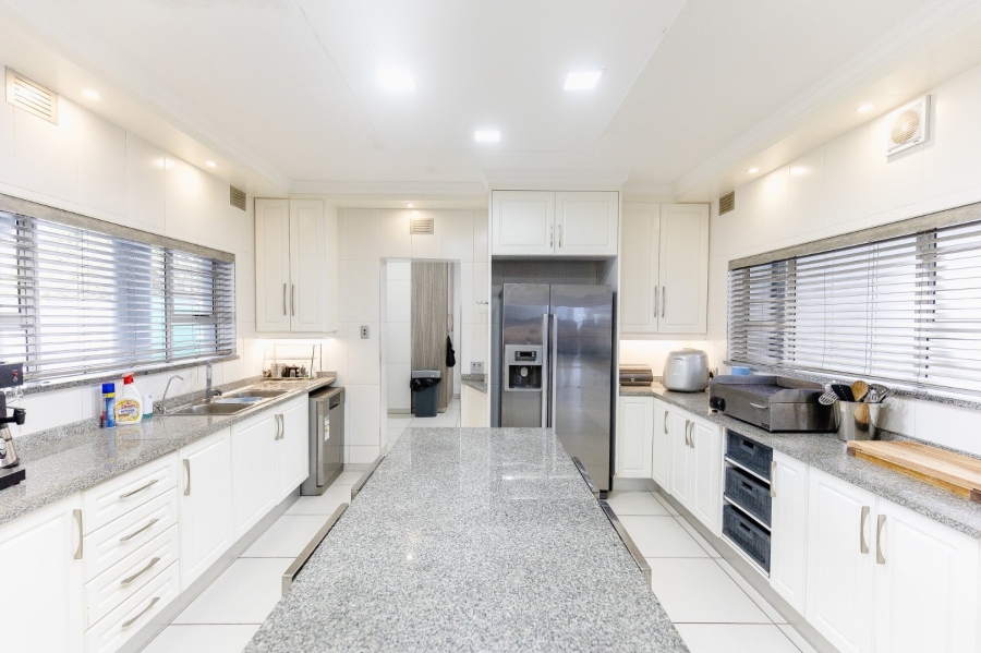 7 Bedroom Property for Sale in Uvongo KwaZulu-Natal