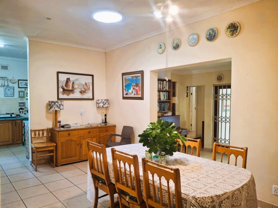 5 Bedroom Property for Sale in Uvongo KwaZulu-Natal