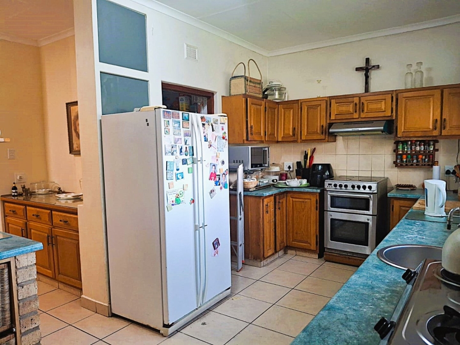 5 Bedroom Property for Sale in Uvongo KwaZulu-Natal