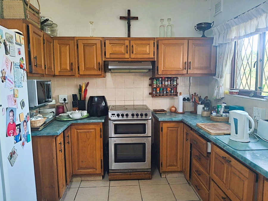 5 Bedroom Property for Sale in Uvongo KwaZulu-Natal