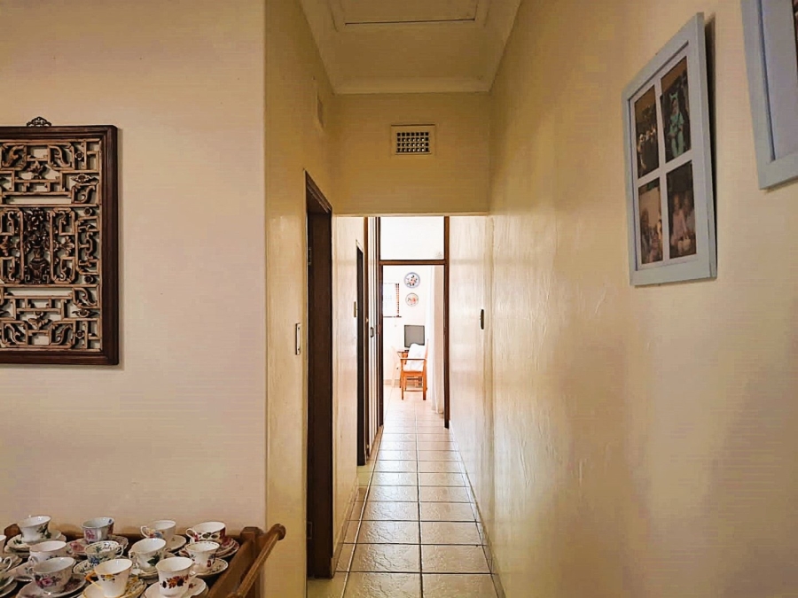 5 Bedroom Property for Sale in Uvongo KwaZulu-Natal