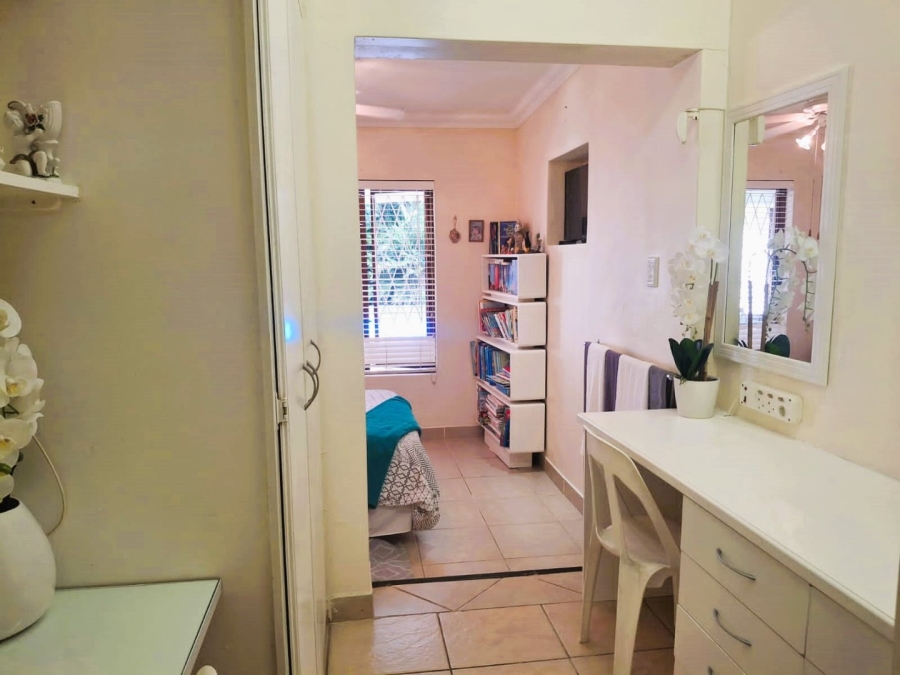 5 Bedroom Property for Sale in Uvongo KwaZulu-Natal