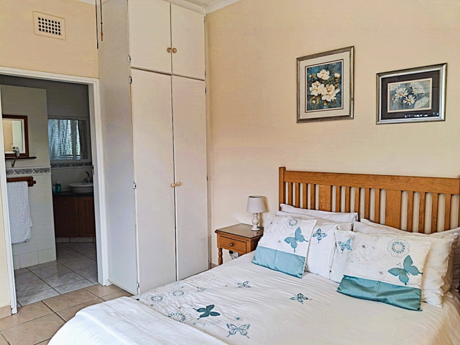 5 Bedroom Property for Sale in Uvongo KwaZulu-Natal