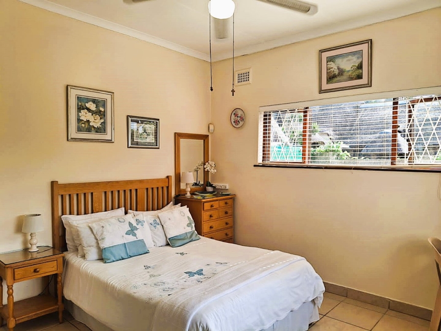 5 Bedroom Property for Sale in Uvongo KwaZulu-Natal