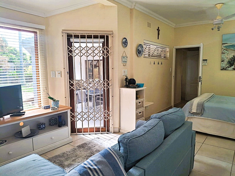 5 Bedroom Property for Sale in Uvongo KwaZulu-Natal