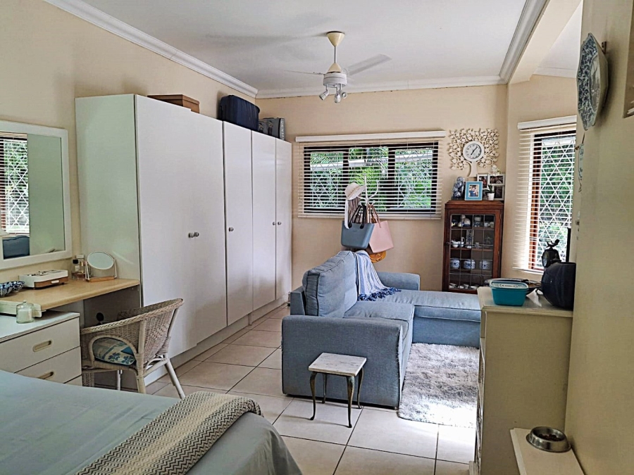 5 Bedroom Property for Sale in Uvongo KwaZulu-Natal