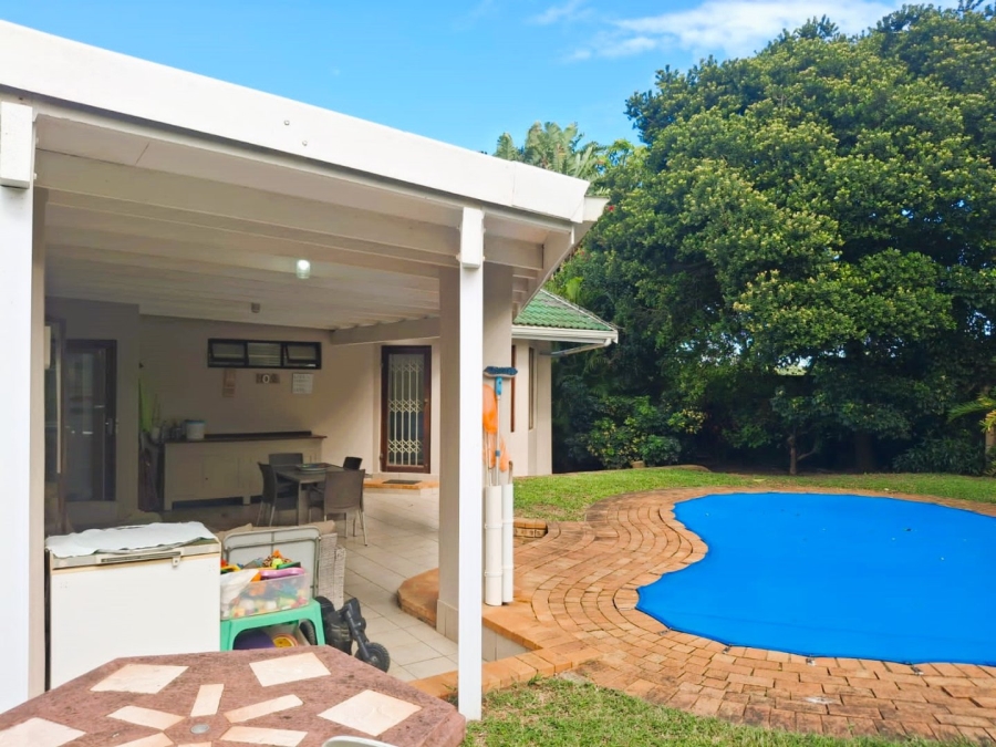 5 Bedroom Property for Sale in Uvongo KwaZulu-Natal