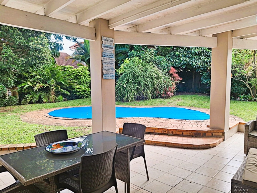 5 Bedroom Property for Sale in Uvongo KwaZulu-Natal