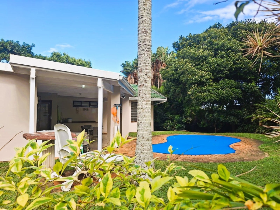 5 Bedroom Property for Sale in Uvongo KwaZulu-Natal