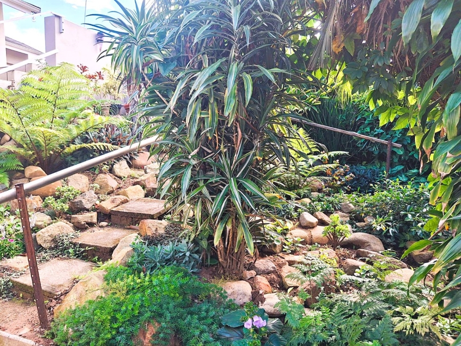 5 Bedroom Property for Sale in Uvongo KwaZulu-Natal