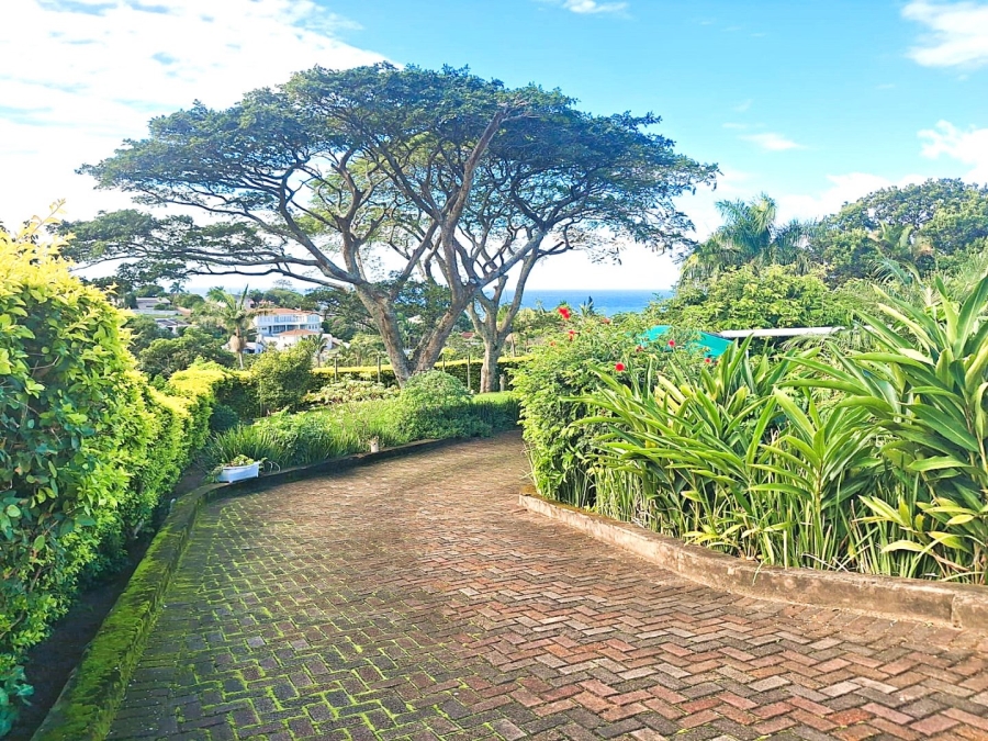 5 Bedroom Property for Sale in Uvongo KwaZulu-Natal