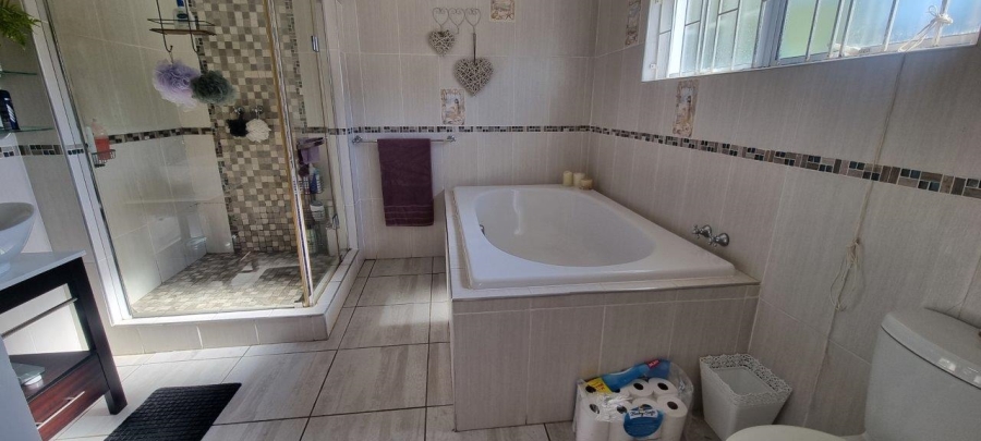 3 Bedroom Property for Sale in Pumula KwaZulu-Natal