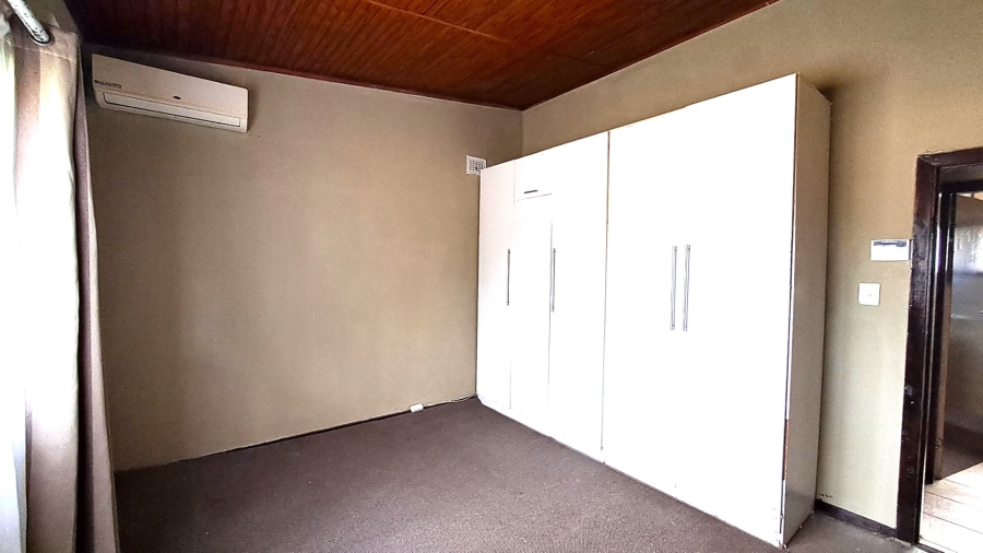 3 Bedroom Property for Sale in Port Edward KwaZulu-Natal
