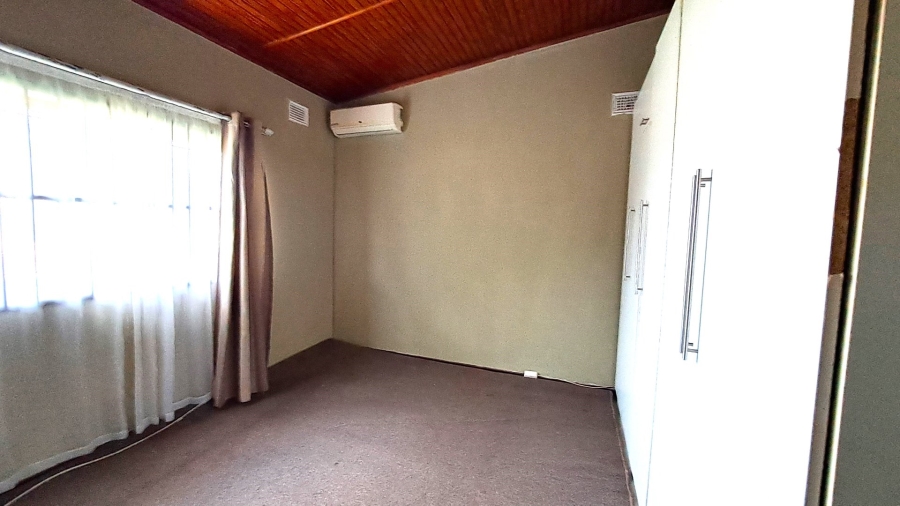 3 Bedroom Property for Sale in Port Edward KwaZulu-Natal