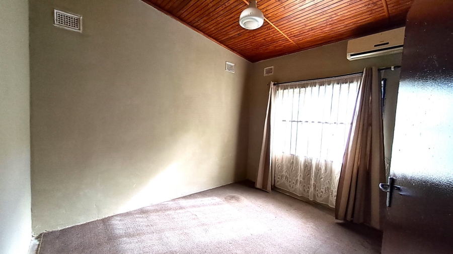 3 Bedroom Property for Sale in Port Edward KwaZulu-Natal