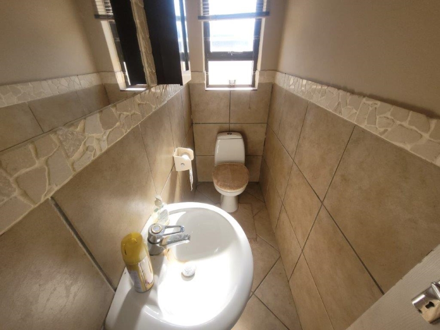 4 Bedroom Property for Sale in Hibberdene KwaZulu-Natal