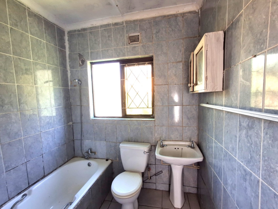 3 Bedroom Property for Sale in Port Edward KwaZulu-Natal