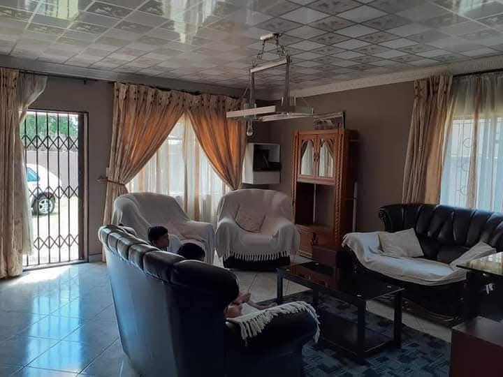 7 Bedroom Property for Sale in Lennoxton KwaZulu-Natal