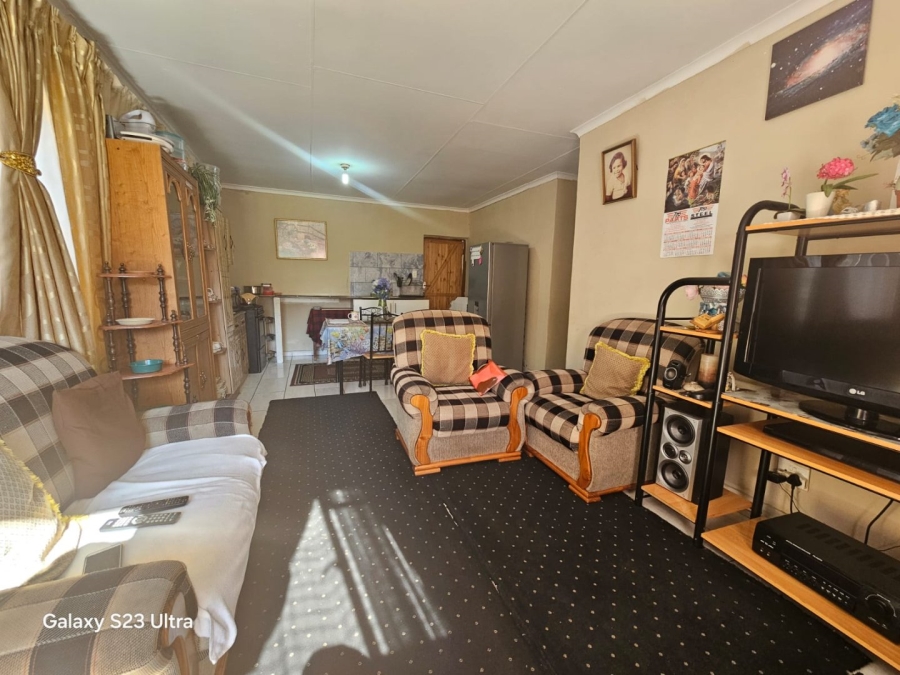 7 Bedroom Property for Sale in Lennoxton KwaZulu-Natal