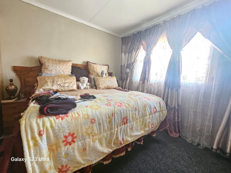 7 Bedroom Property for Sale in Lennoxton KwaZulu-Natal