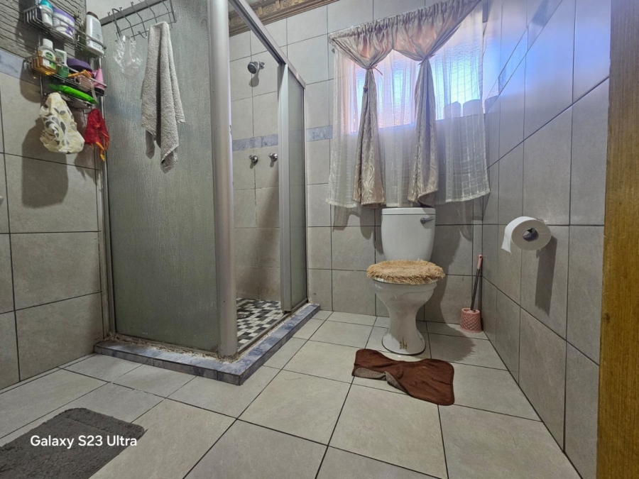 7 Bedroom Property for Sale in Lennoxton KwaZulu-Natal