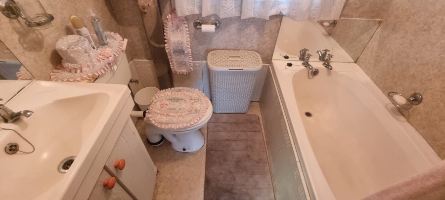 2 Bedroom Property for Sale in Winklespruit KwaZulu-Natal