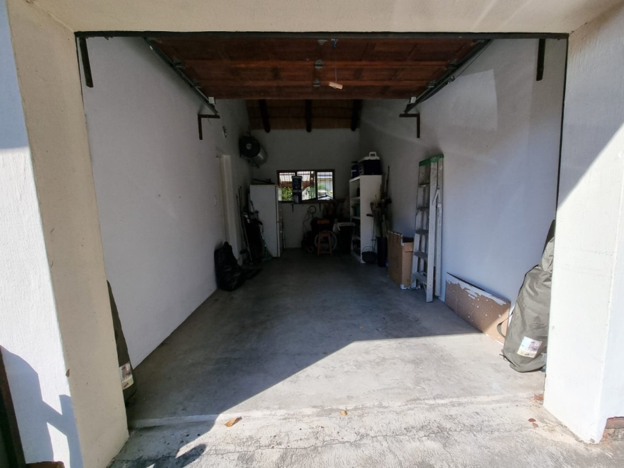 2 Bedroom Property for Sale in Southport KwaZulu-Natal